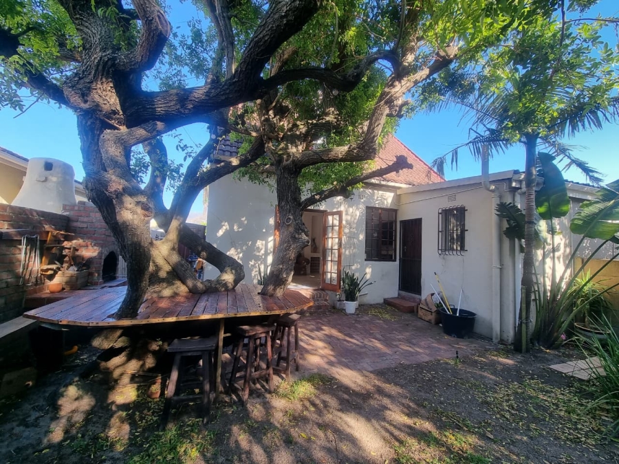 2 Bedroom Property for Sale in Claremont Western Cape